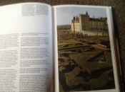 Studieboeken 2 Boeken ;De Fraaiste Kastelen v/d Loire en Boek Edelstenen